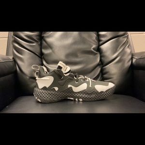 Harden 6s black and white